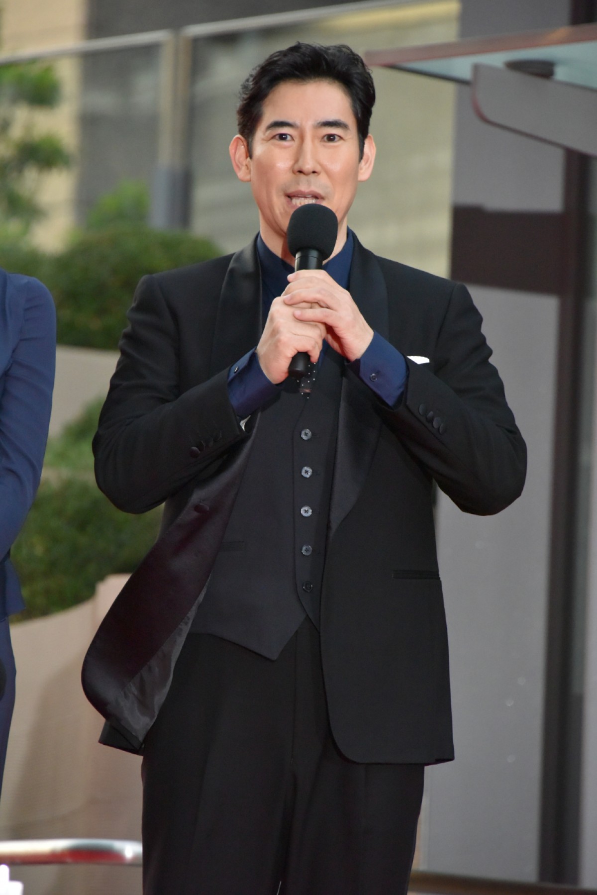 嵐・櫻井翔、広瀬すずとトレーニングに励み“汗だく”