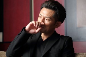 作品を思い出して“本気で”涙ぐむ的場浩司