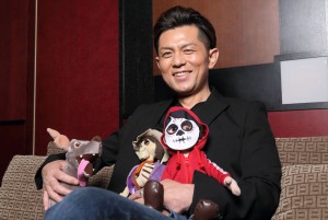 的場浩司が映画『リメンバー・ミー』を鑑賞！