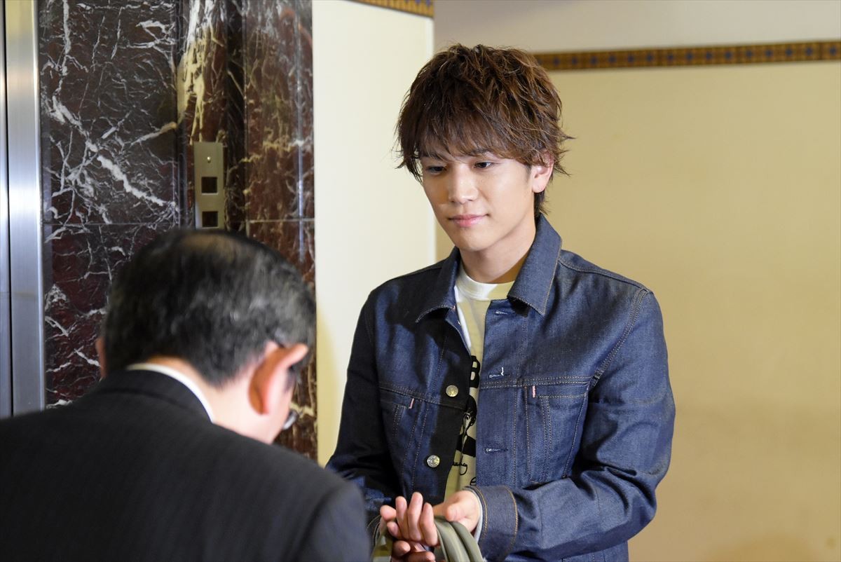 岩田剛典、ホテルマンの研修に参加　AKIRAのおもてなしも絶賛