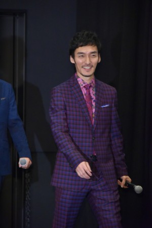 『クソ野郎と美しき世界』完成披露初日舞台挨拶に登場した草なぎ剛