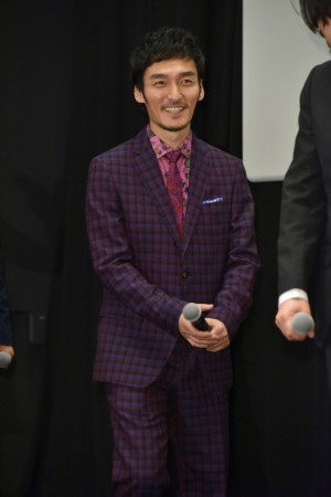 『クソ野郎と美しき世界』完成披露初日舞台挨拶に登場した草なぎ剛