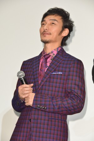 『クソ野郎と美しき世界』完成披露初日舞台挨拶に登場した草なぎ剛