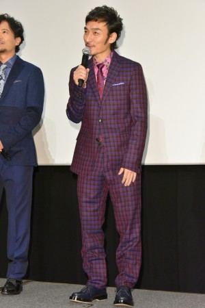 『クソ野郎と美しき世界』完成披露初日舞台挨拶に登場した草なぎ剛