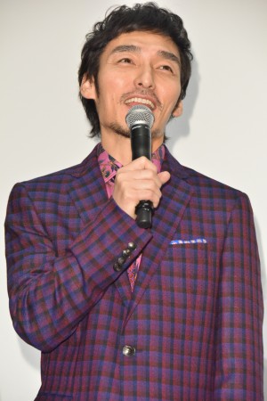 『クソ野郎と美しき世界』完成披露初日舞台挨拶に登場した草なぎ剛