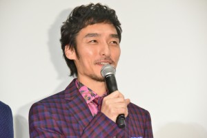 『クソ野郎と美しき世界』完成披露初日舞台挨拶に登場した草なぎ剛
