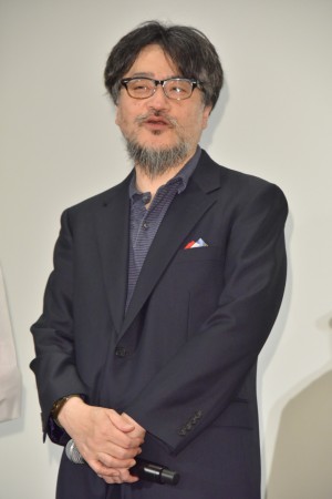 『クソ野郎と美しき世界』完成披露初日舞台挨拶に登場した山内ケンジ監督