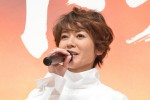 映画『焼肉ドラゴン』完成披露試写会イベントに登壇した真木よう子