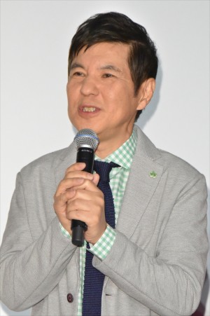 『映画クレヨンしんちゃん 爆盛！カンフーボーイズ ～拉麺大乱～』公開記念舞台挨拶に登壇した関根勤