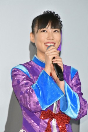 『映画クレヨンしんちゃん 爆盛！カンフーボーイズ ～拉麺大乱～』公開記念舞台挨拶に登壇した高城れに