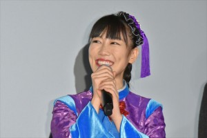 『映画クレヨンしんちゃん 爆盛！カンフーボーイズ ～拉麺大乱～』公開記念舞台挨拶に登壇した高城れに