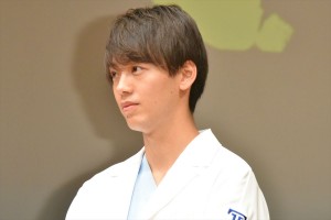 竹内涼真、『ブラックペアン』試写会＆舞台挨拶に登場