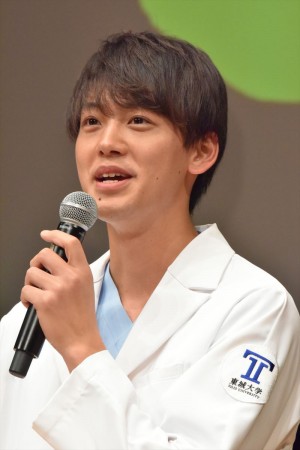 竹内涼真、『ブラックペアン』試写会＆舞台挨拶に登場