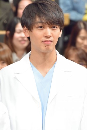 竹内涼真、『ブラックペアン』試写会＆舞台挨拶に登場