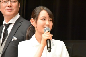 葵わかな、『ブラックペアン』試写会＆舞台挨拶に登場