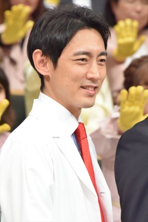 小泉孝太郎、『ブラックペアン』試写会＆舞台挨拶に登場