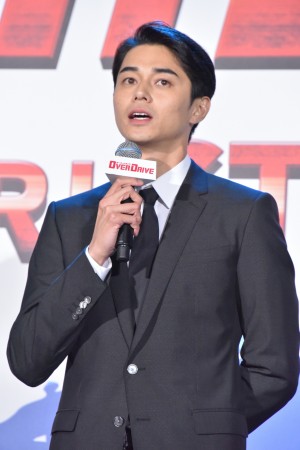 『OVER DRIVE』完成披露舞台挨拶（スペシャルステージ）に登場した東出昌大