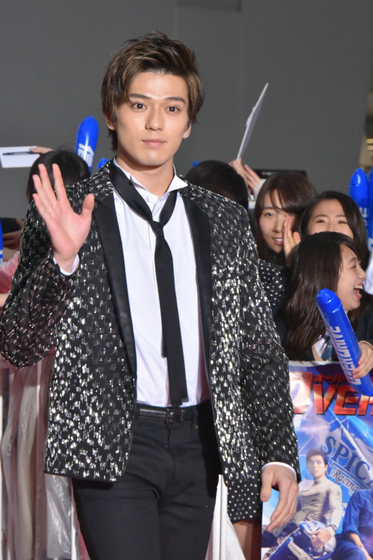 真剣佑、北村匠海への愛が止まらない「ほっぺをプニュプニュしていた」