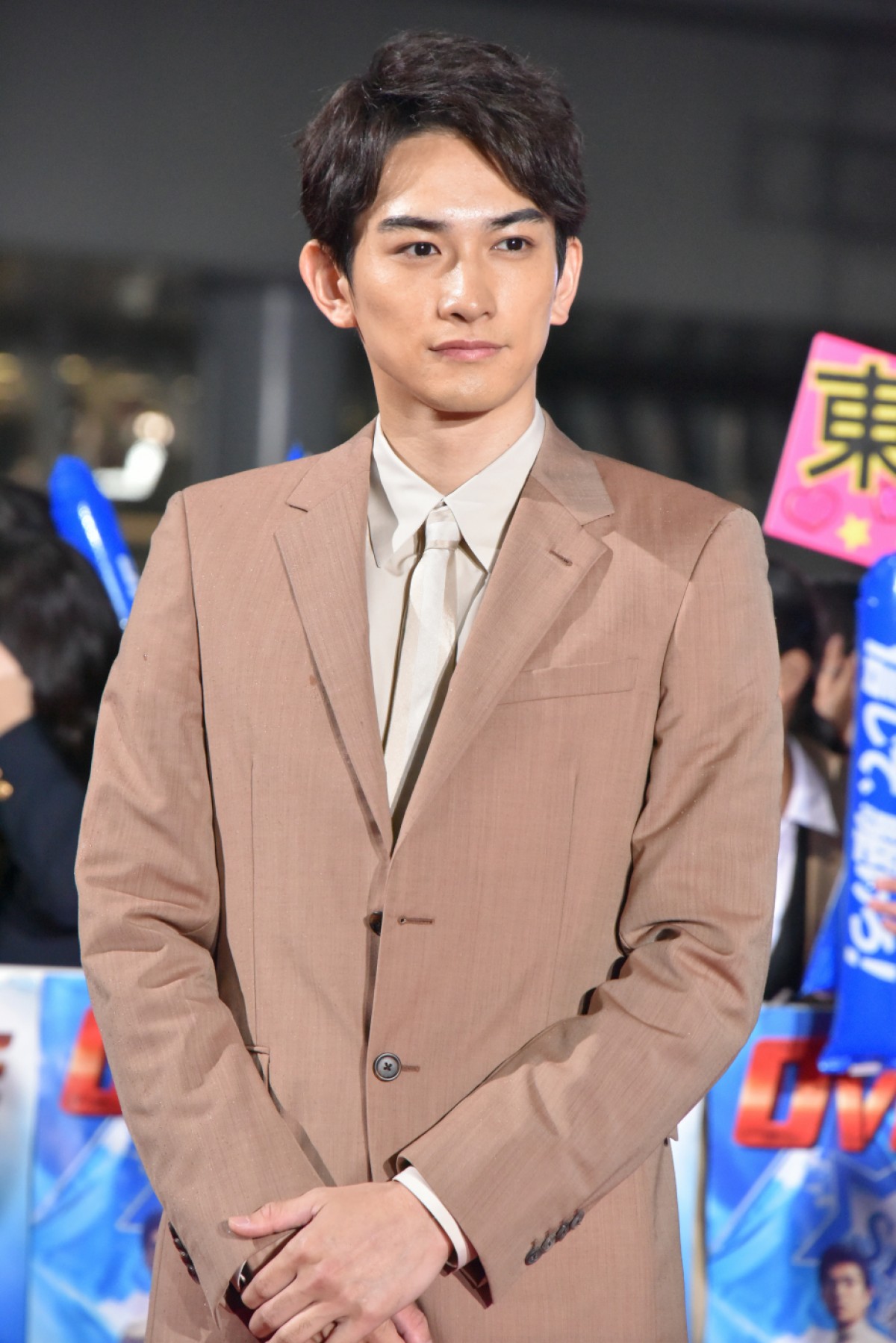 真剣佑、北村匠海への愛が止まらない「ほっぺをプニュプニュしていた」