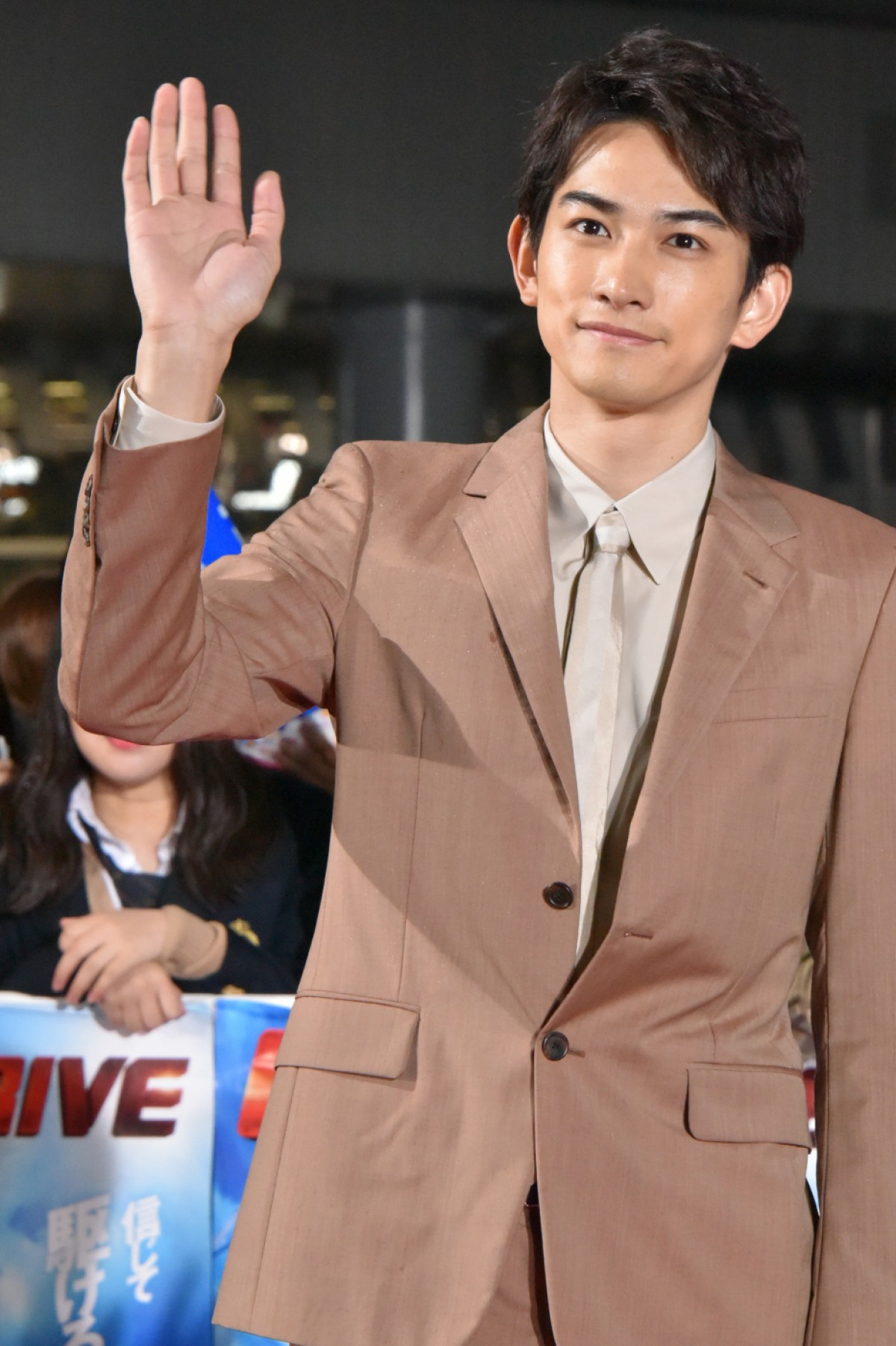 真剣佑、北村匠海への愛が止まらない「ほっぺをプニュプニュしていた」