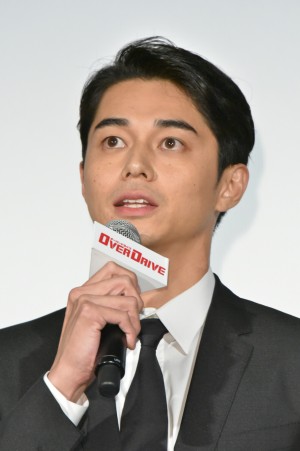 『OVER DRIVE』完成披露舞台挨拶に登壇した東出昌大