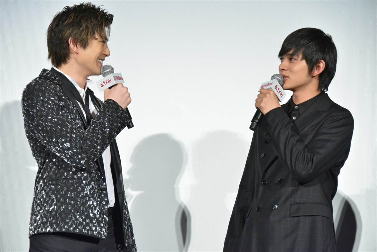 真剣佑、北村匠海への愛が止まらない「ほっぺをプニュプニュしていた」