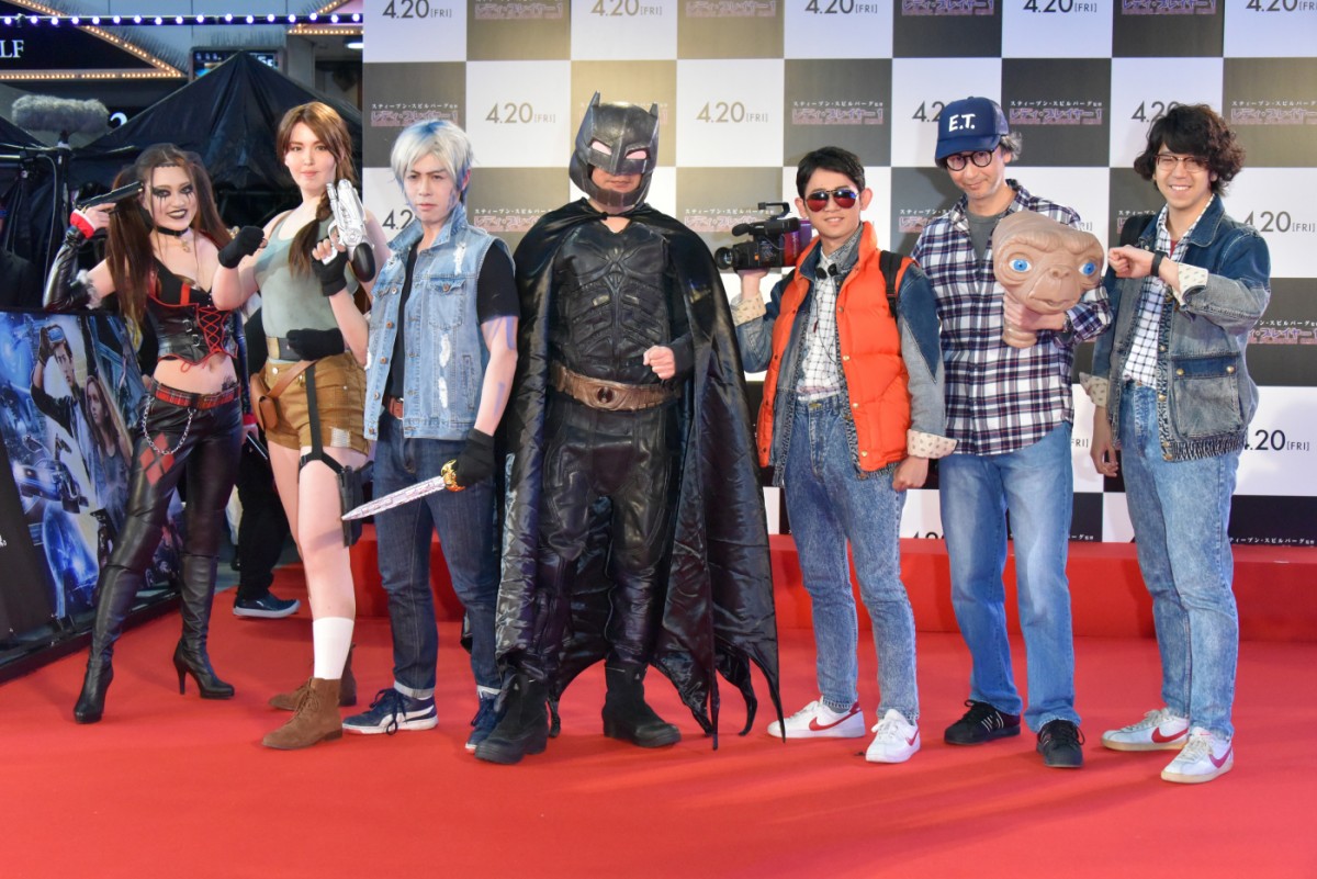 スピルバーグ監督、13年ぶり来日　なりたいキャラは「ハローキティ」