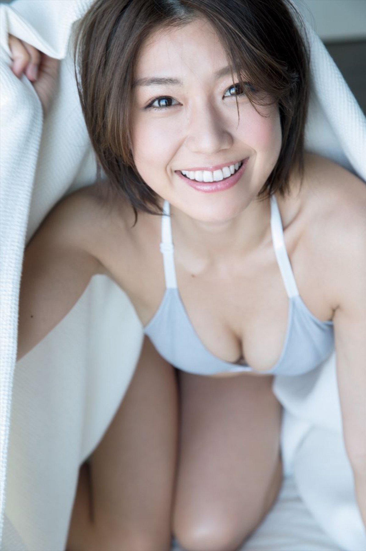 大原優乃、チャイナドレス姿を披露 「FLASH」で初表紙 　