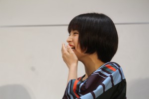 『ラプラスの魔女』公開直前イベントに登場した広瀬すず