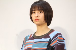 『ラプラスの魔女』公開直前イベントに登場した広瀬すず