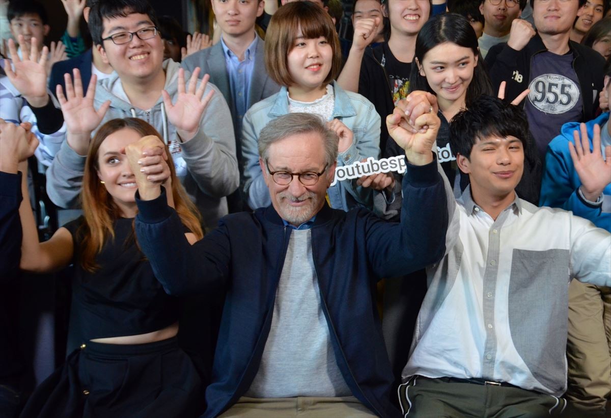 スピルバーグ監督、「次回作にはウルトラマンを」学生の懇願に一念発起