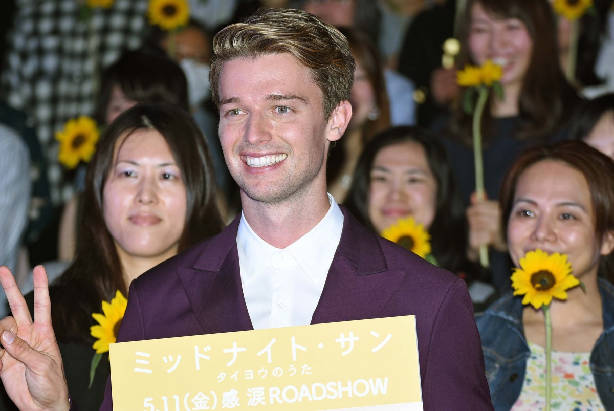 シュワちゃん息子が来日 「アイル・ビー・バック！」に大歓声
