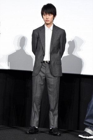 映画『いぬやしき』公開初日舞台挨拶に登壇した本郷奏多