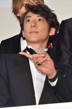 『空飛ぶタイヤ』完成披露試写会に登場した高橋一生