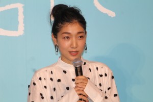 『万引き家族』完成披露試写会舞台挨拶に登壇した安藤サクラ