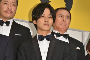 映画『孤狼の血』完成披露試写会に登場した松坂桃李
