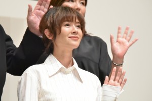 映画『孤狼の血』完成披露試写会に登場した真木よう子