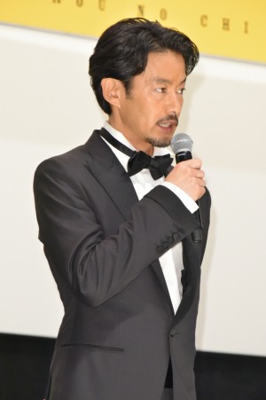 映画『孤狼の血』完成披露試写会に登場した竹野内豊