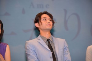 映画『恋は雨上がりのように』完成披露試写会に登壇した磯村勇斗