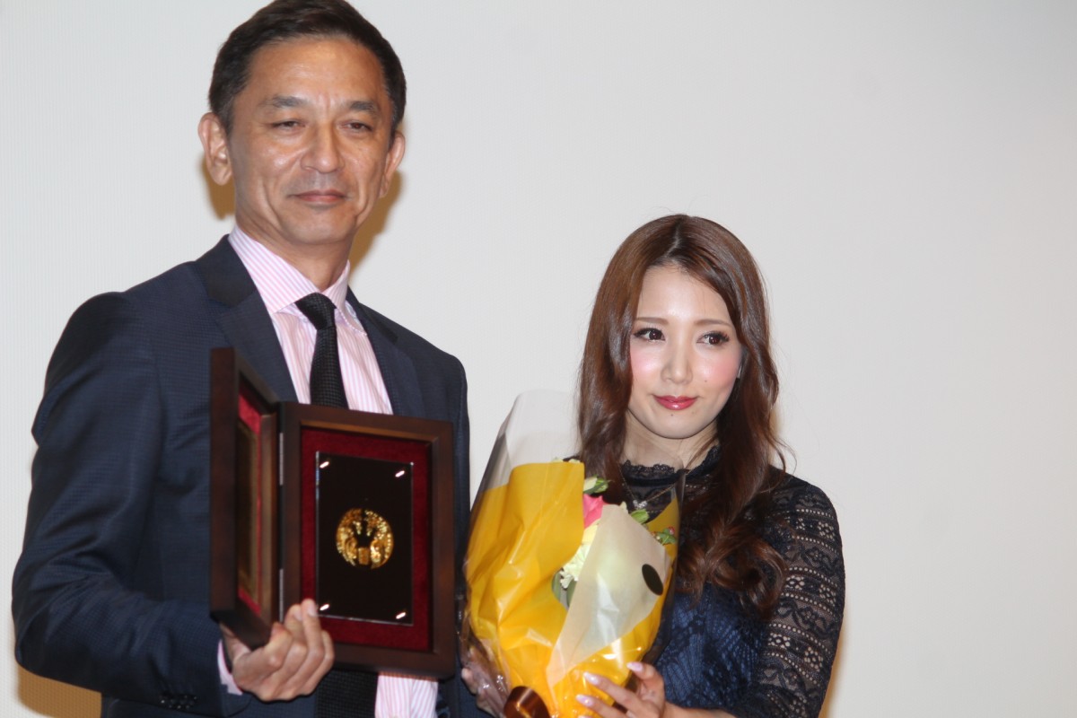 松岡茉優、初主演映画で「日プロ」主演女優賞に「映画って最高」