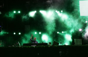 アヴィーチーのライブの様子