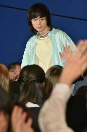 映画『となりの怪物くん』初日舞台挨拶に登壇した菅田将暉