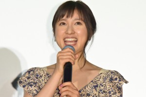 映画『となりの怪物くん』初日舞台挨拶に登壇した土屋太鳳