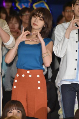 映画『となりの怪物くん』初日舞台挨拶に登壇した池田エライザ