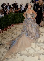 アリアナ・グランデ、MET GALA2018に登場