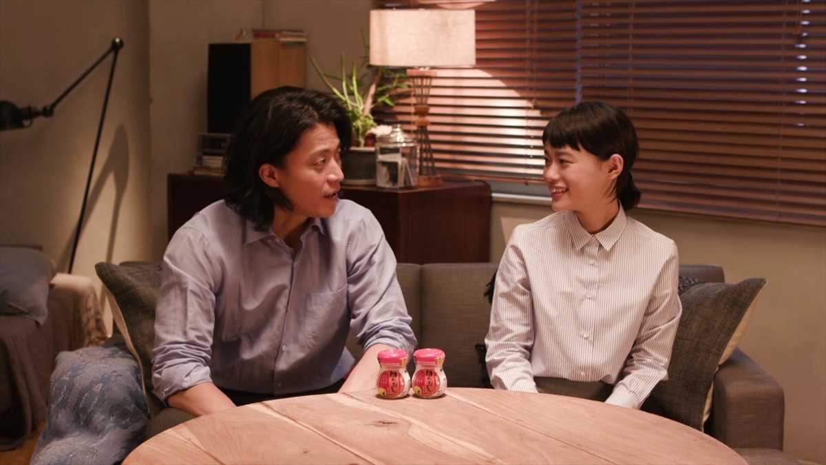 小栗旬、かわいい妹・杉咲花のために味噌汁を料理　新CMで初共演