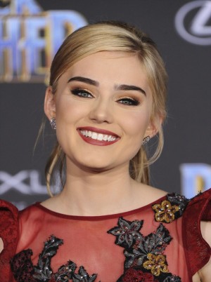 レッドカーペットに登場したメグ・ドネリー