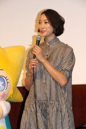 『それいけ！アンパンマン　かがやけ！クルンといのちの星』制作報告会見に登壇した杏