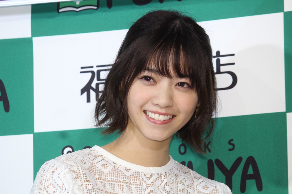 西野七瀬、お父さんは「ナイナイ岡村似」　初フォトブックで父娘対談