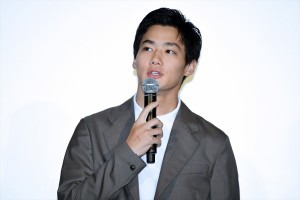 『ラブ×ドック』公開記念舞台挨拶に登壇した野村周平